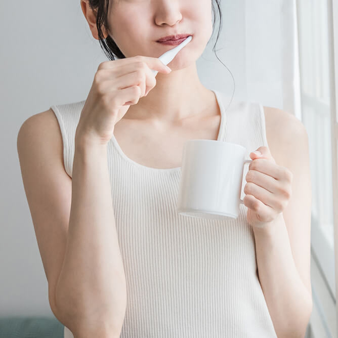 MARFY'S WHITE 使い方 STEP2 3〜5分を目安に丁寧にブラッシング